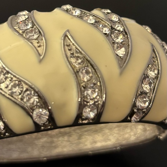 Vintage Cream and Silver Bracelet with Rhinestones - Picture 5 of 11